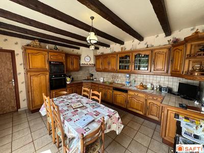 Maison - 180 m² - 7 pièces