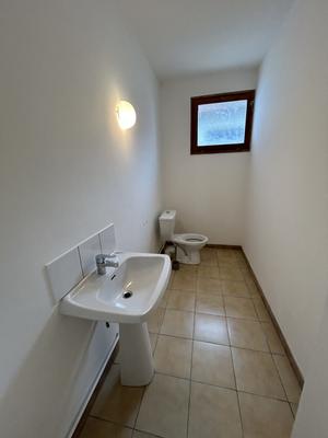 Local d'activités - 94 m² - 4 pièces