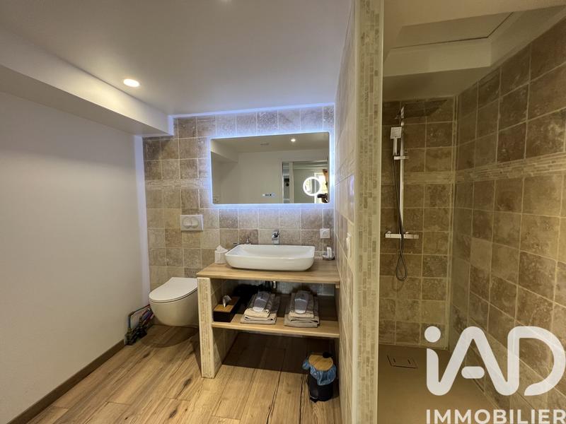 Maison - 335 m² - 12 pièces