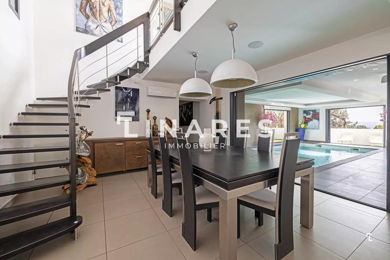 Maison - 200 m² - 4 pièces