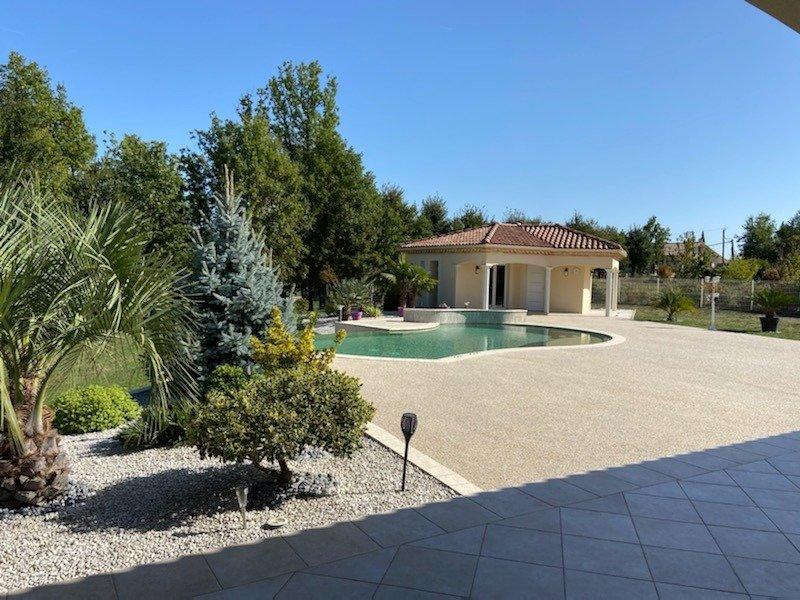 Maison - 185 m² - 6 pièces