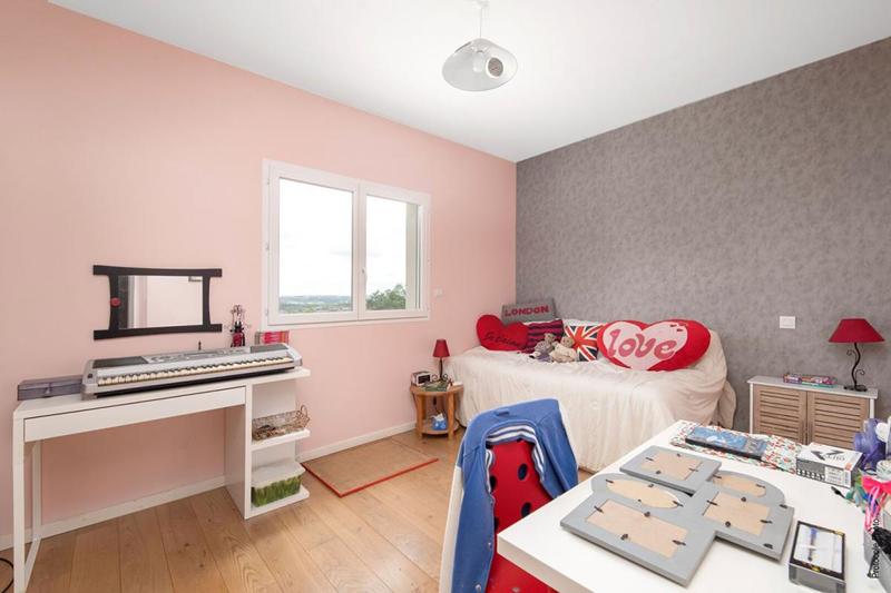 Maison - 185 m² - 7 pièces