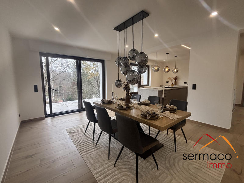 Maison - 200 m² - 6 pièces