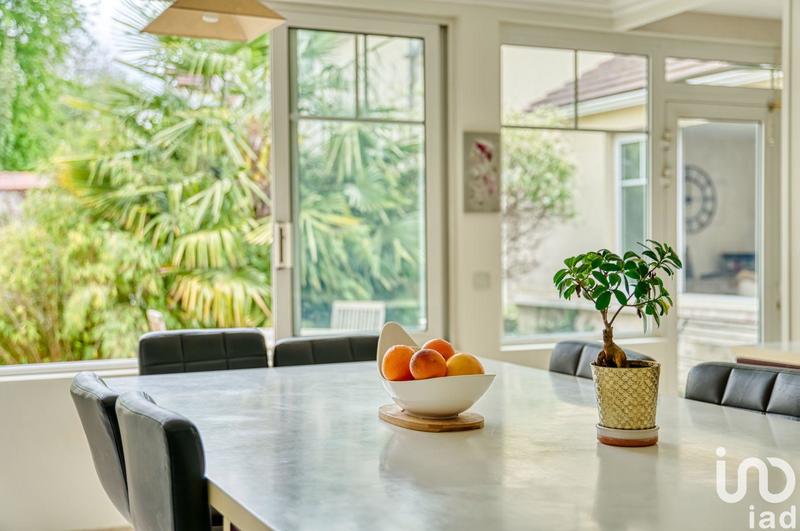 Maison - 414 m² - 14 pièces