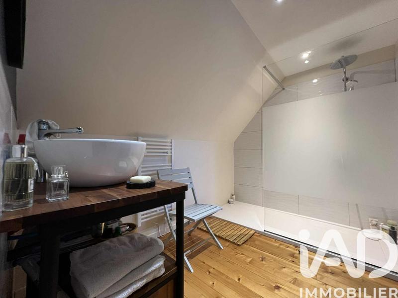 Maison - 198 m² - 8 pièces