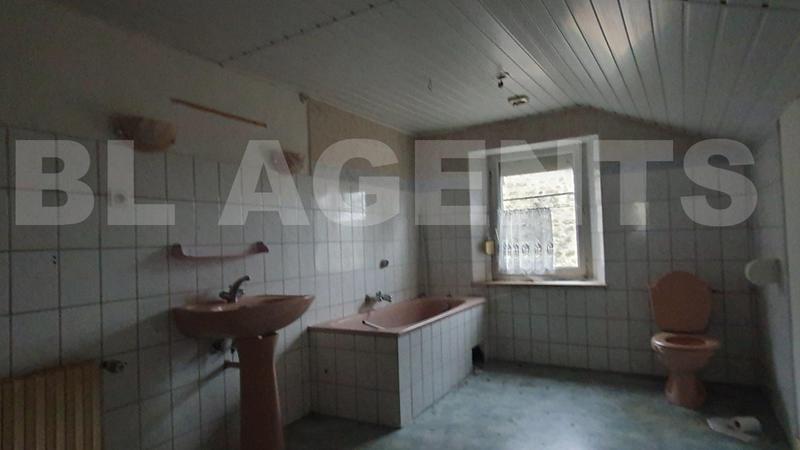 Maison - 250 m² - 8 pièces