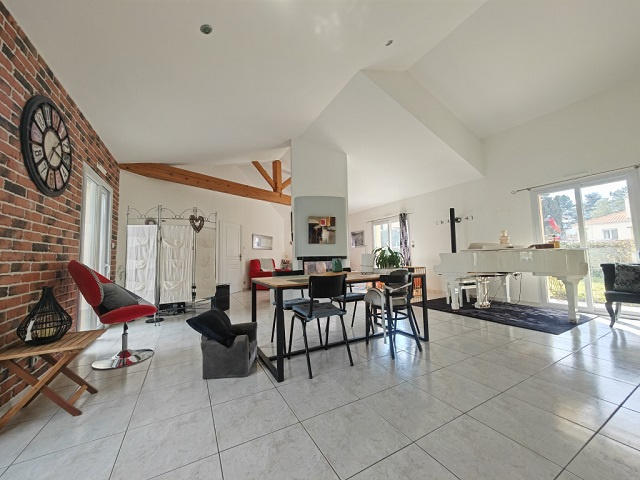 Maison - 178 m² - 7 pièces