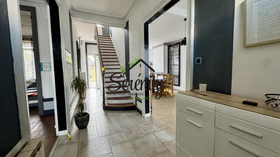 Maison - 180 m² - 8 pièces