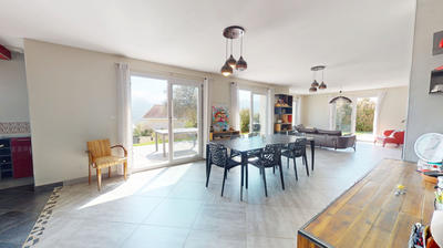 Maison - 140 m² - 5 pièces