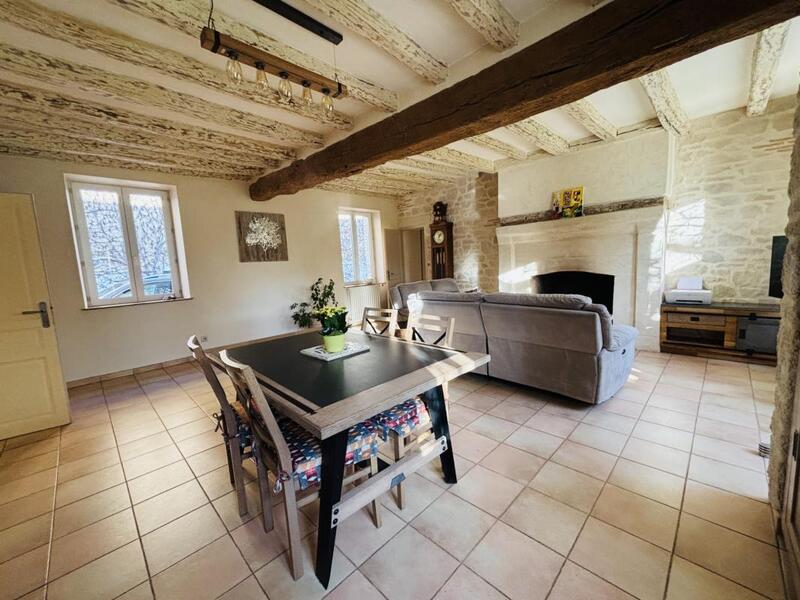 Propriété - 240 m² - 8 pièces