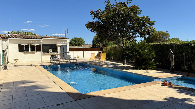 Maison - 140 m² - 5 pièces