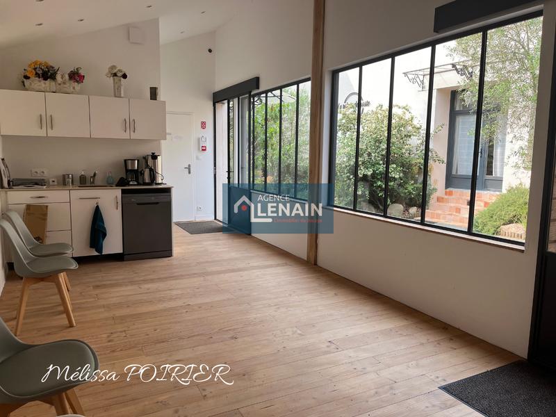 Maison - 373 m² - 20 pièces