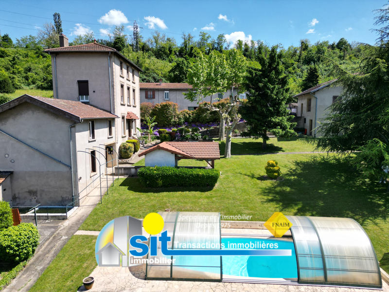 Maison - 198 m² - 7 pièces