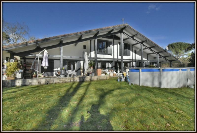 Maison - 266 m² - 9 pièces