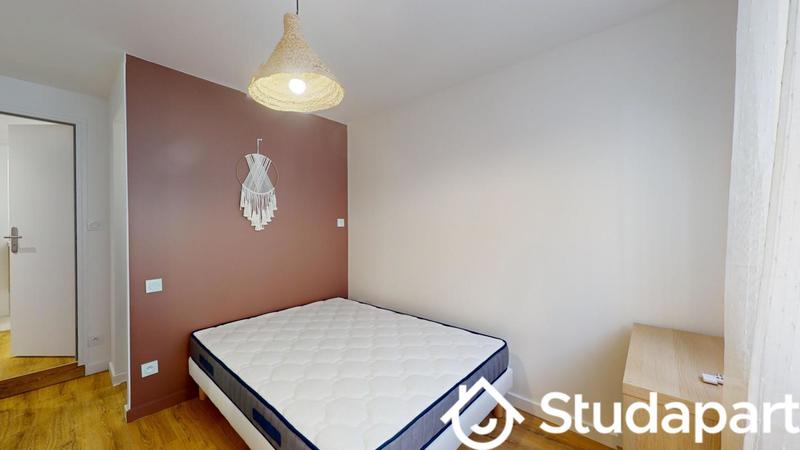 Chambre - 11 m² - 1 pièce