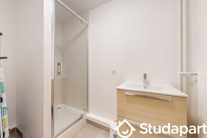 Chambre - 9 m² - 1 pièce