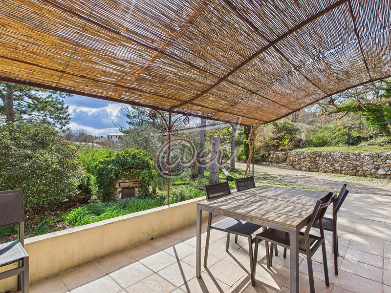 Villa - 100 m² - 5 pièces