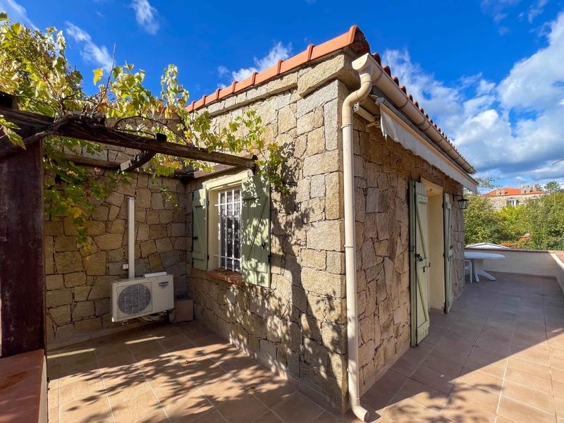 Maison en pierre - 178 m² - 6 pièces