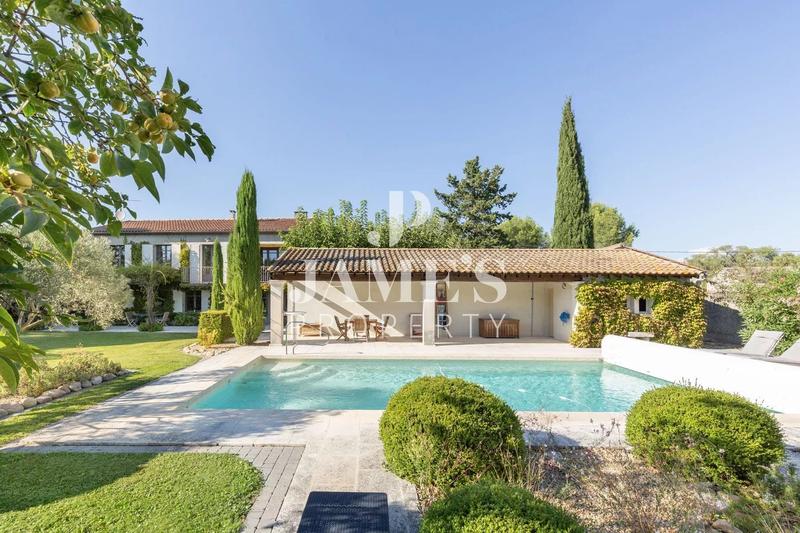 Maison - 187 m² - 6 pièces