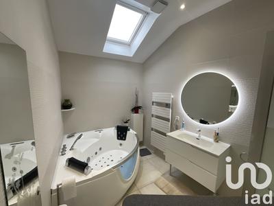 Maison - 137 m² - 8 pièces