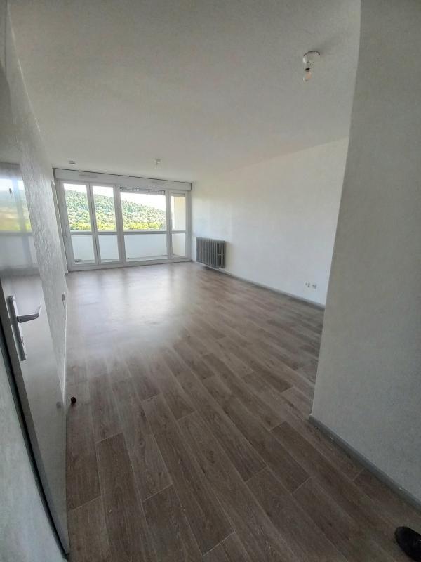 Appartement - 96 m² - 5 pièces
