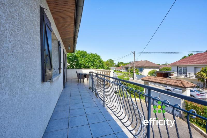 Maison - 200 m² - 7 pièces