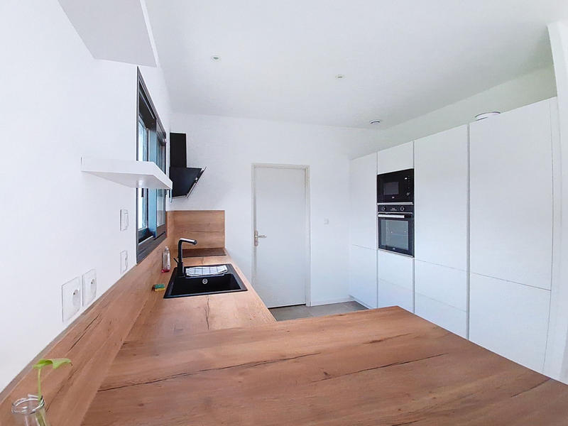 Maison - 97 m² - 5 pièces