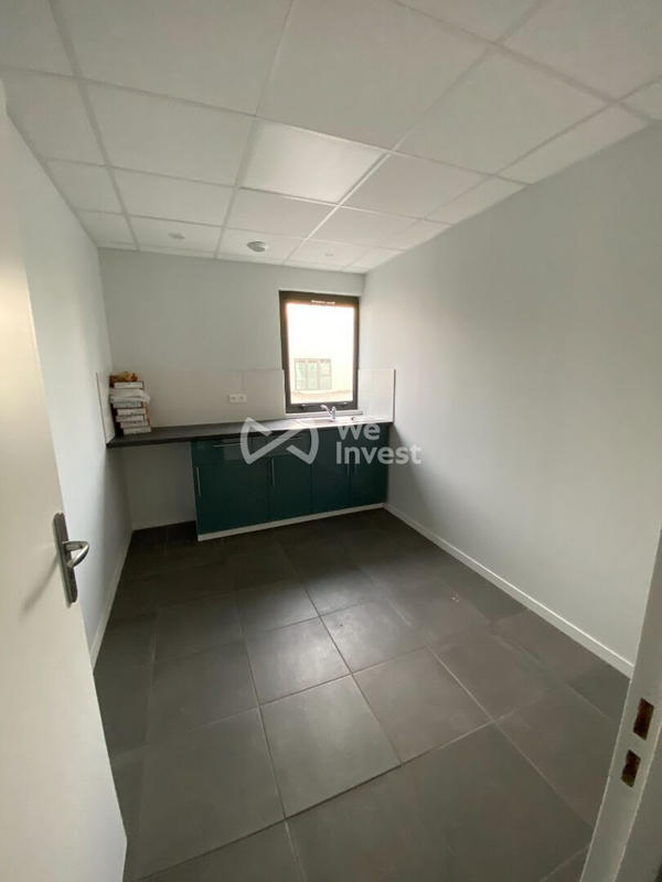 Local commercial - 1 219 m²