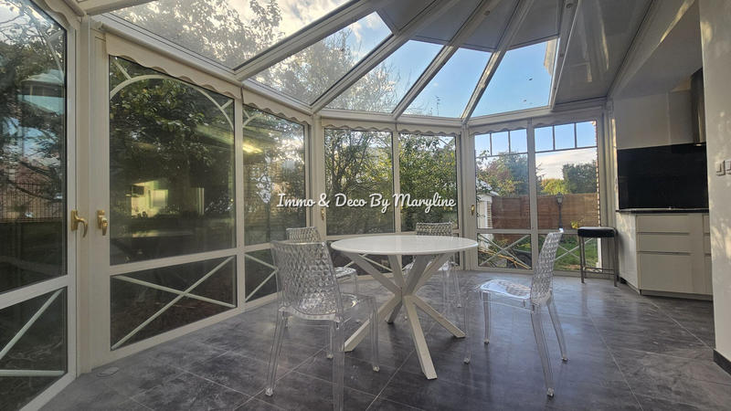 Maison - 240 m² - 6 pièces