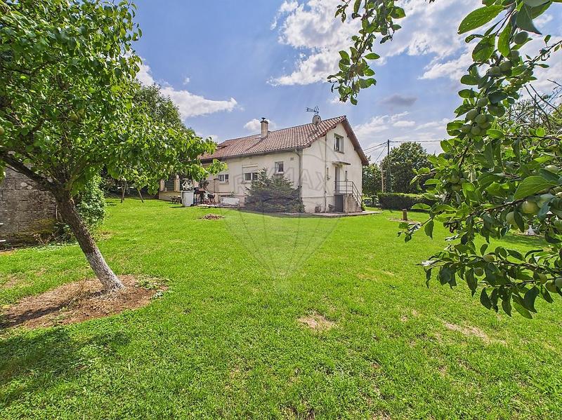 Maison - 210 m² - 5 pièces