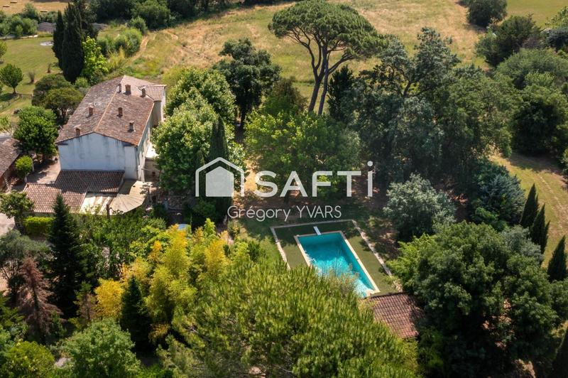 Maison - 310 m² - 20 pièces