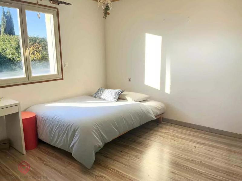 Maison - 243 m² - 6 pièces