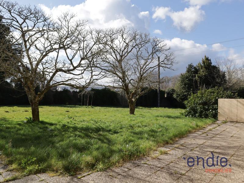 Maison - 232 m² - 8 pièces