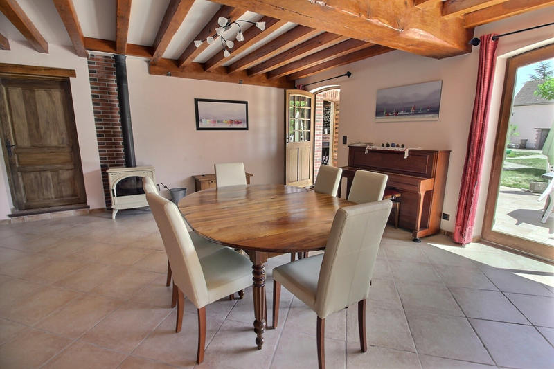 Demeure - 201 m² - 9 pièces