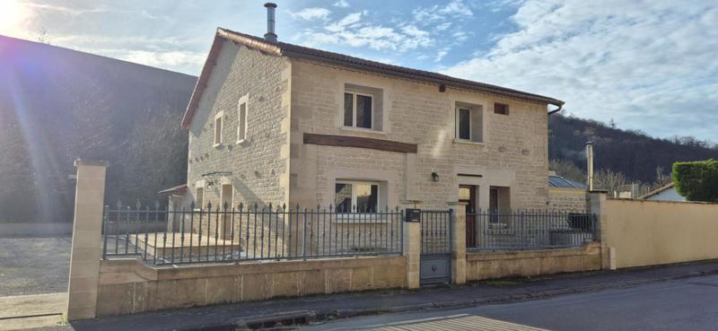 Maison - 225 m² - 10 pièces