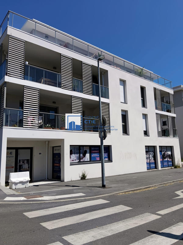 Local commercial - 169 m²