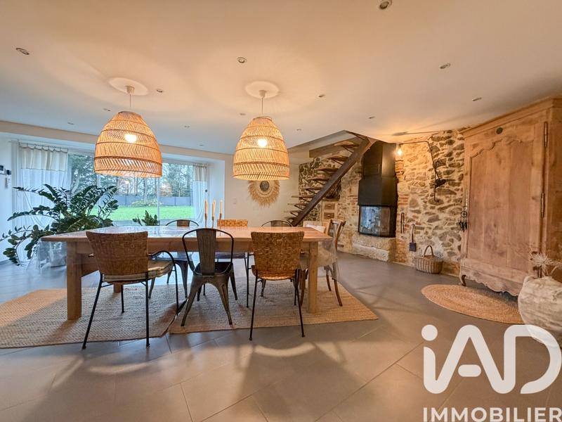 Maison - 333 m² - 7 pièces