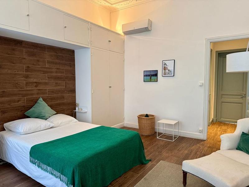 Appartement - 252 m² - 6 pièces