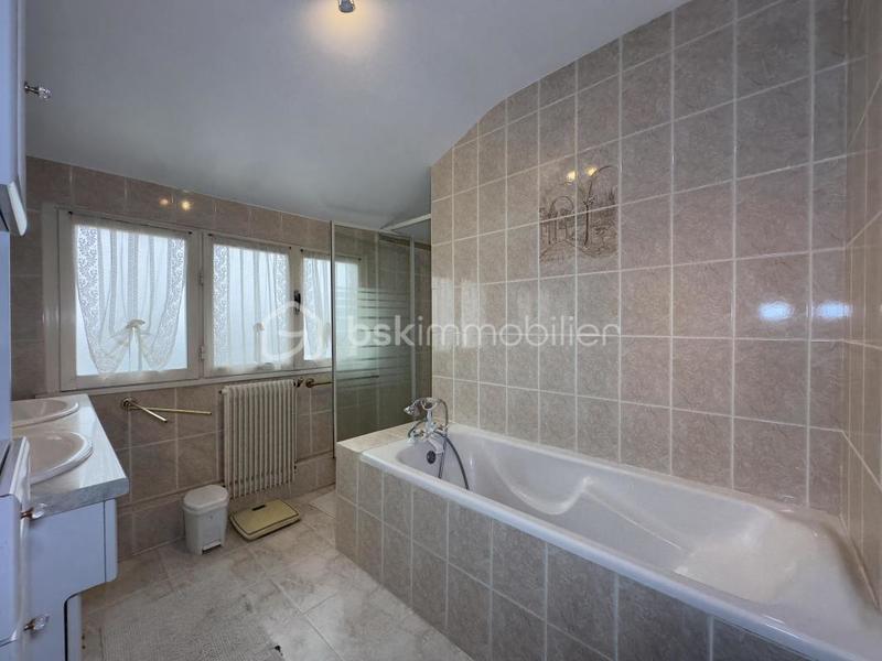 Maison - 125 m² - 6 pièces