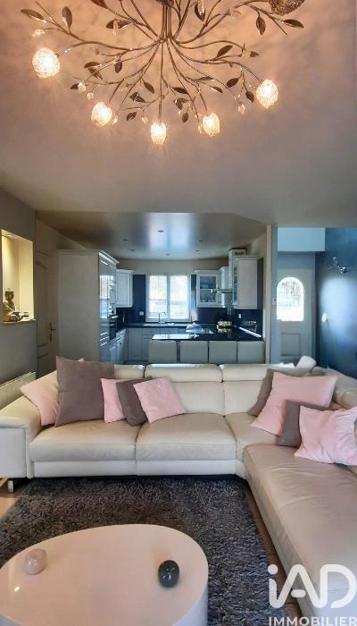 Maison - 170 m² - 8 pièces