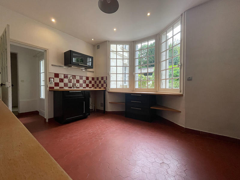 Maison - 196 m² - 9 pièces