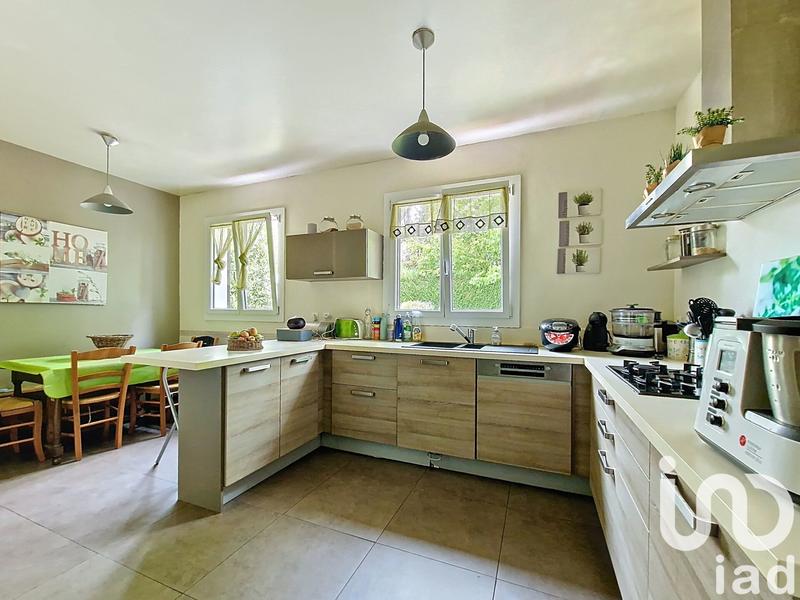 Maison - 235 m² - 8 pièces