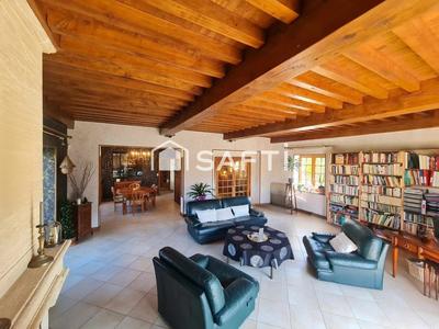 Maison - 213 m² - 6 pièces