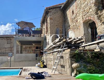 Maison ancienne - 130 m² - 17 pièces