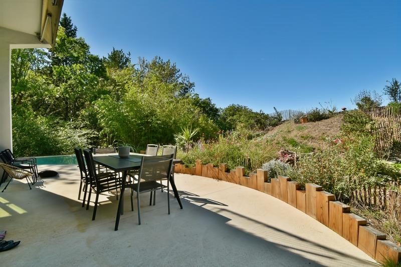 Propriété - 330 m² - 13 pièces