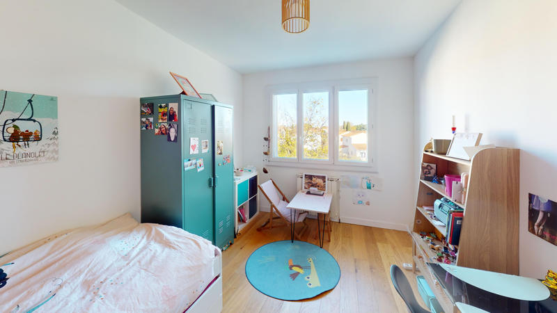 Appartement - 80 m² - 4 pièces