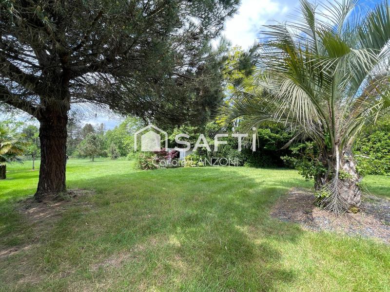 Maison - 217 m² - 8 pièces