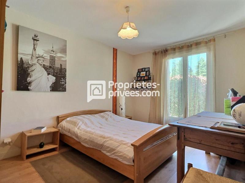 Maison - 186 m² - 9 pièces