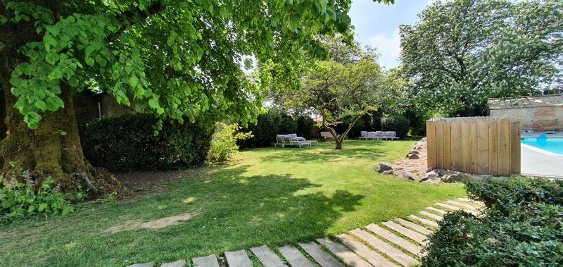 Maison de maîtres - 400 m² - 15 pièces