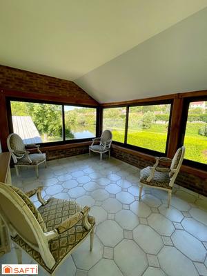 Maison - 208 m² - 10 pièces